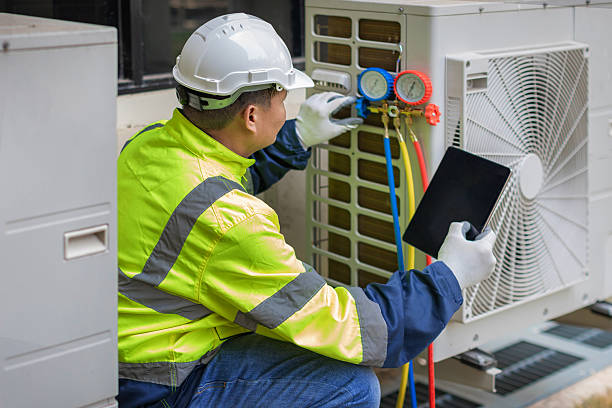 Professional Hvac technician working in Algonquin, MD